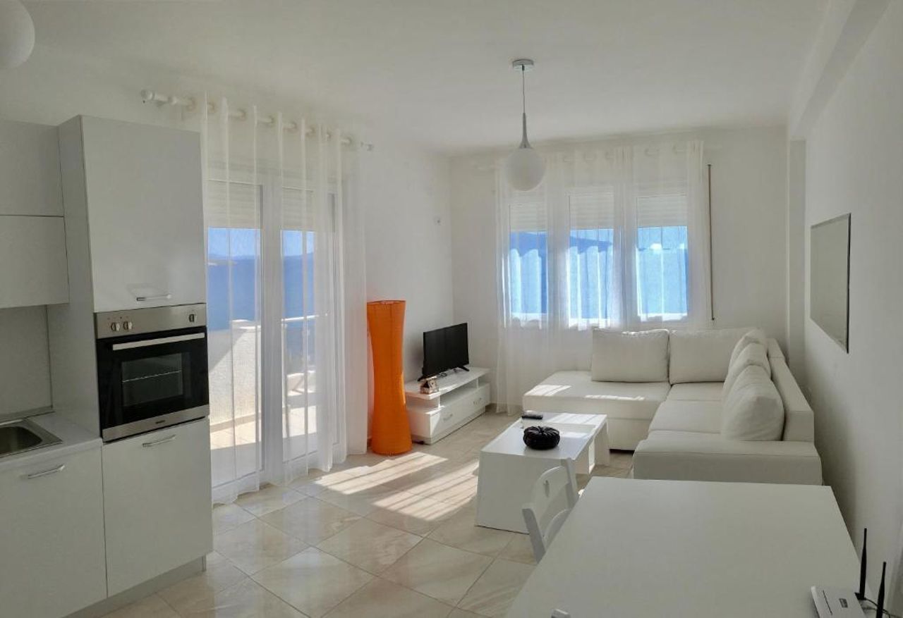 White Residence Apartament