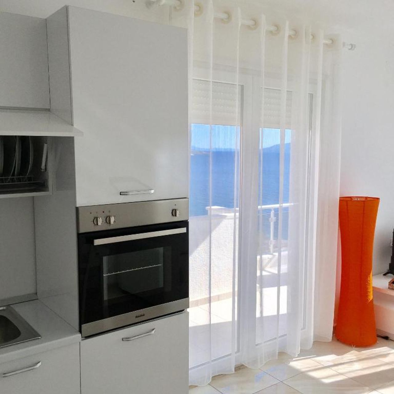 White Residence Apartament