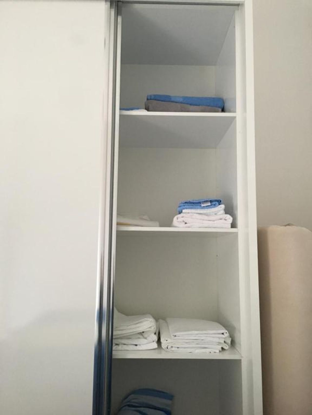 White Residence Apartament