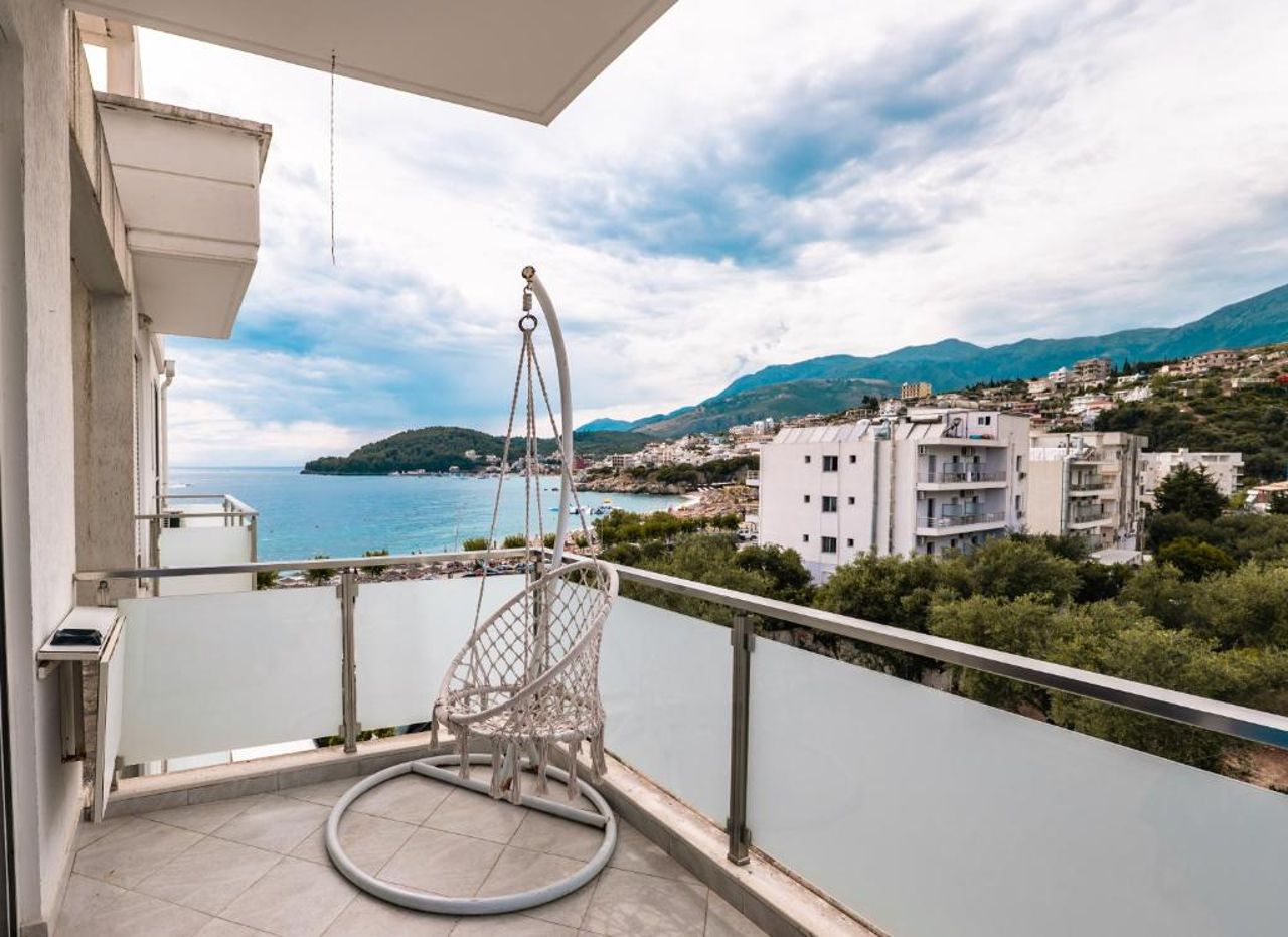Himara seaside apartment