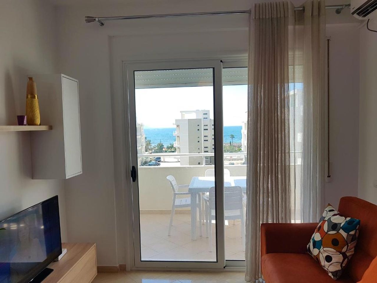 Flori beach Apartment Radhime