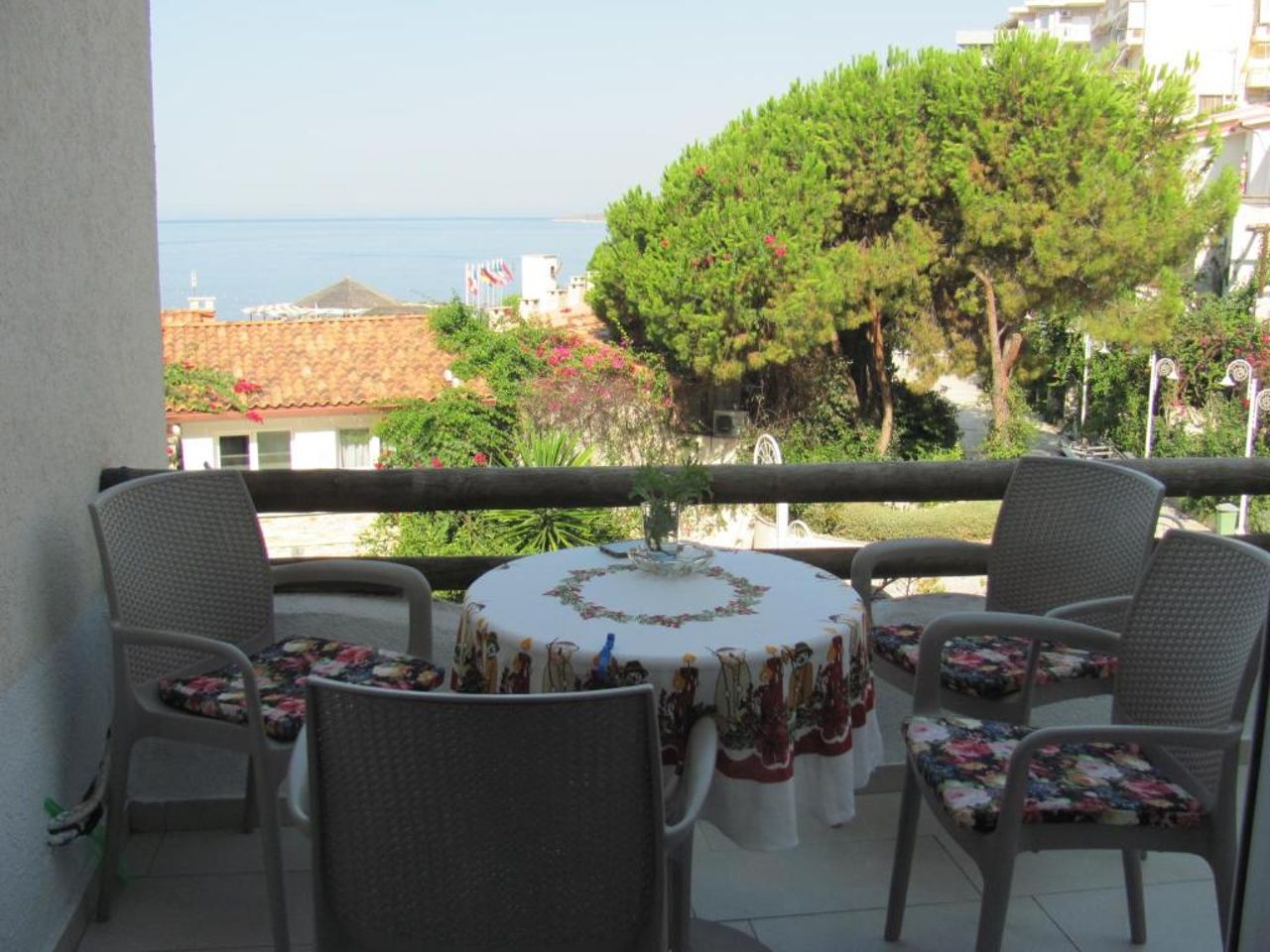 Sea Breeze Apartment Bougainville Bay