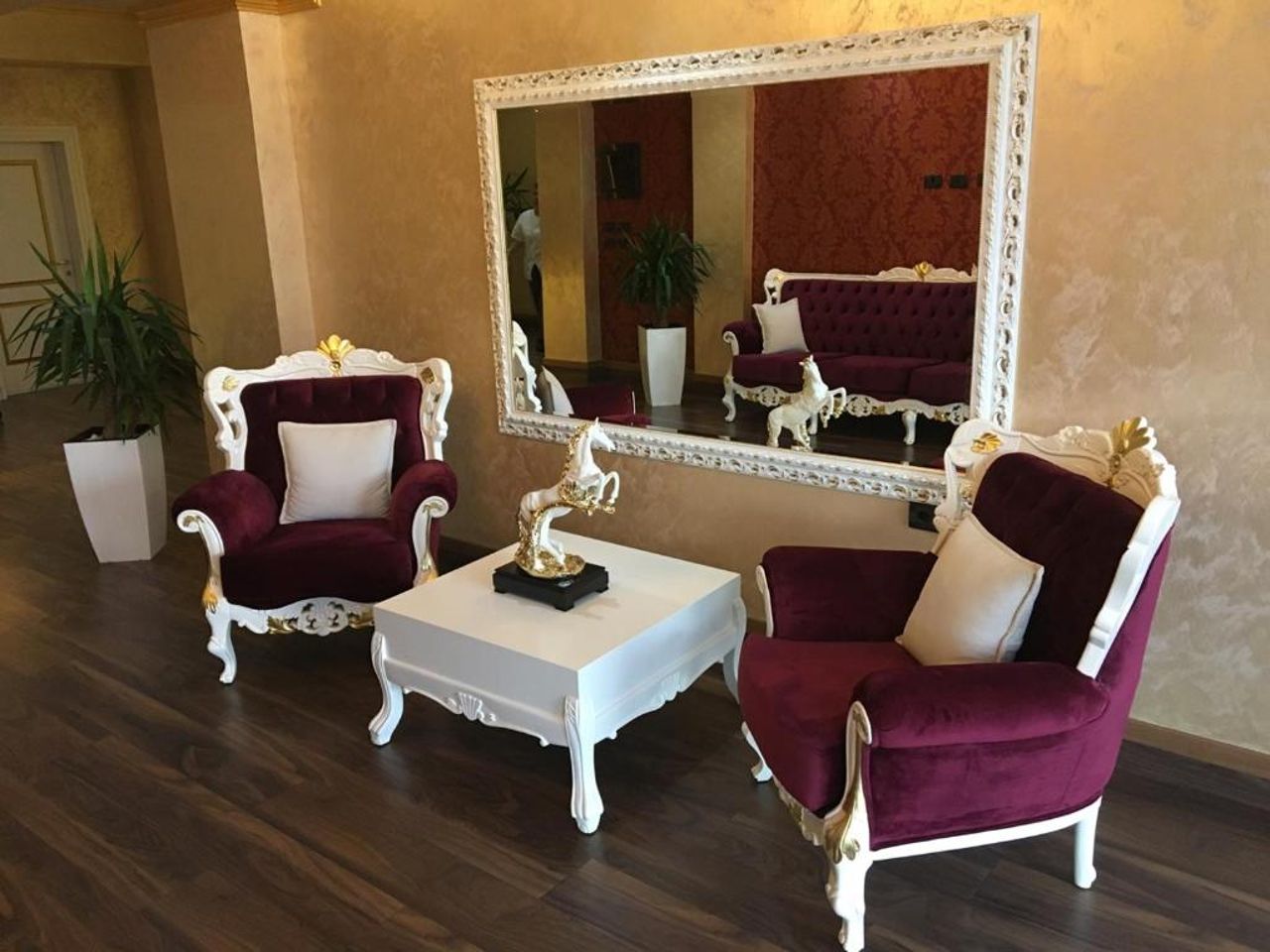 Hotel Deluxe