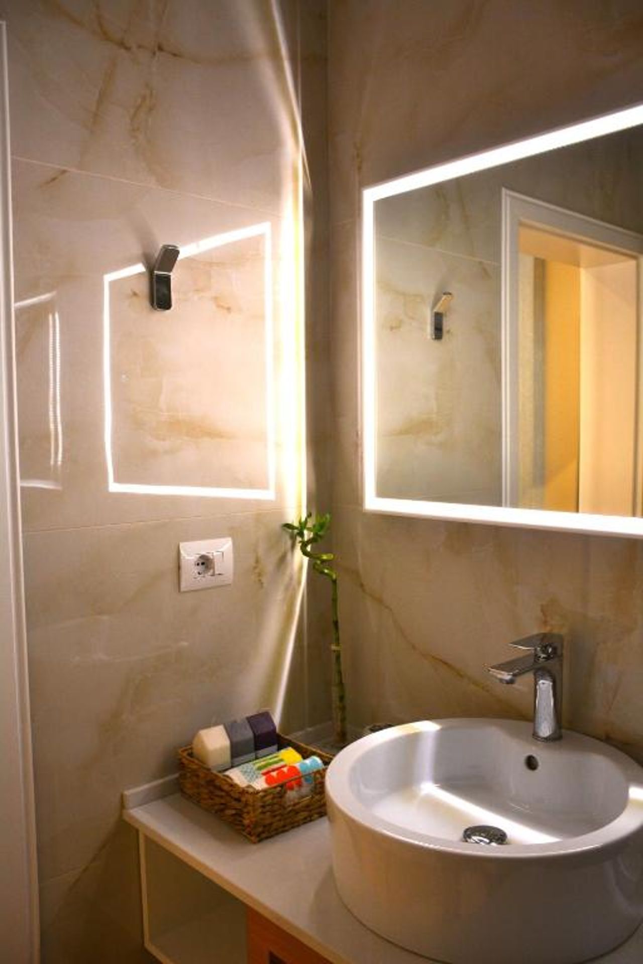 Central Luxury Apartment