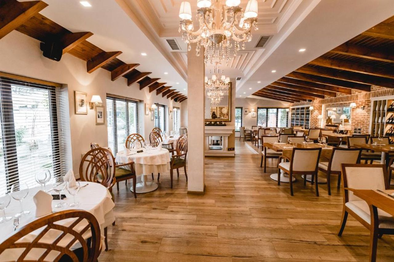 Green House Hotel & Restaurant