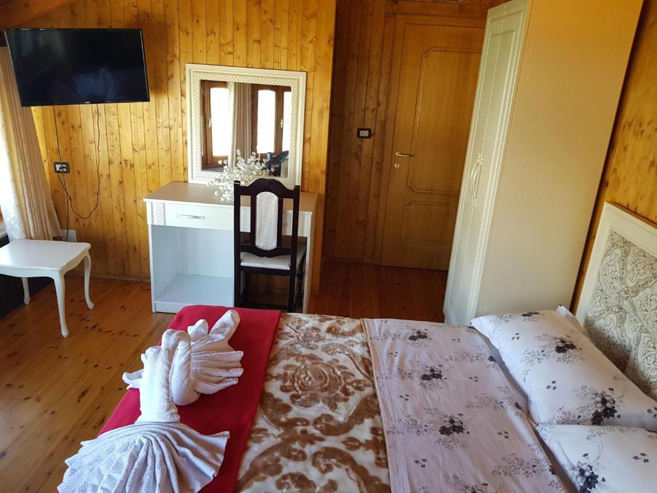 Hotel Vataksi