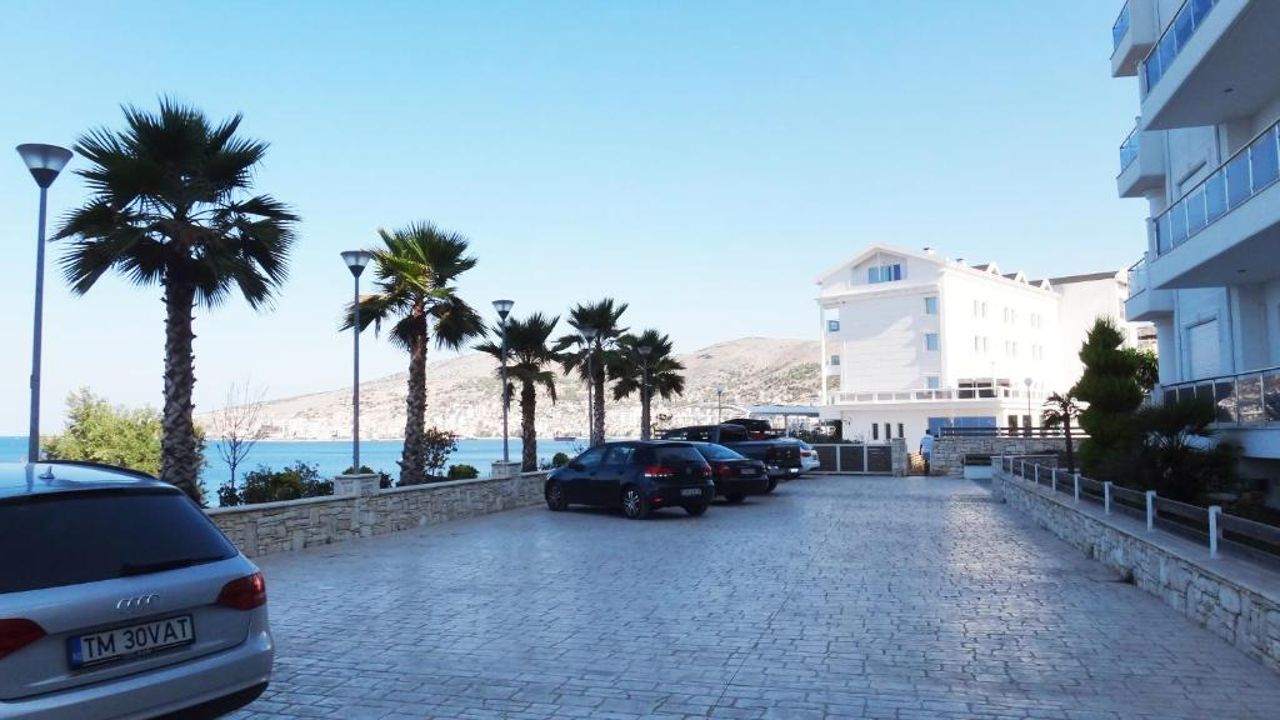 Apartments in White Residence