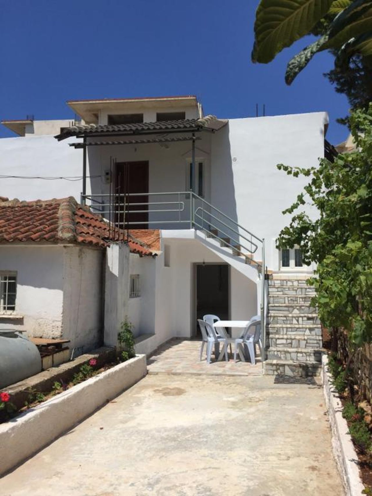 Vaso Apts