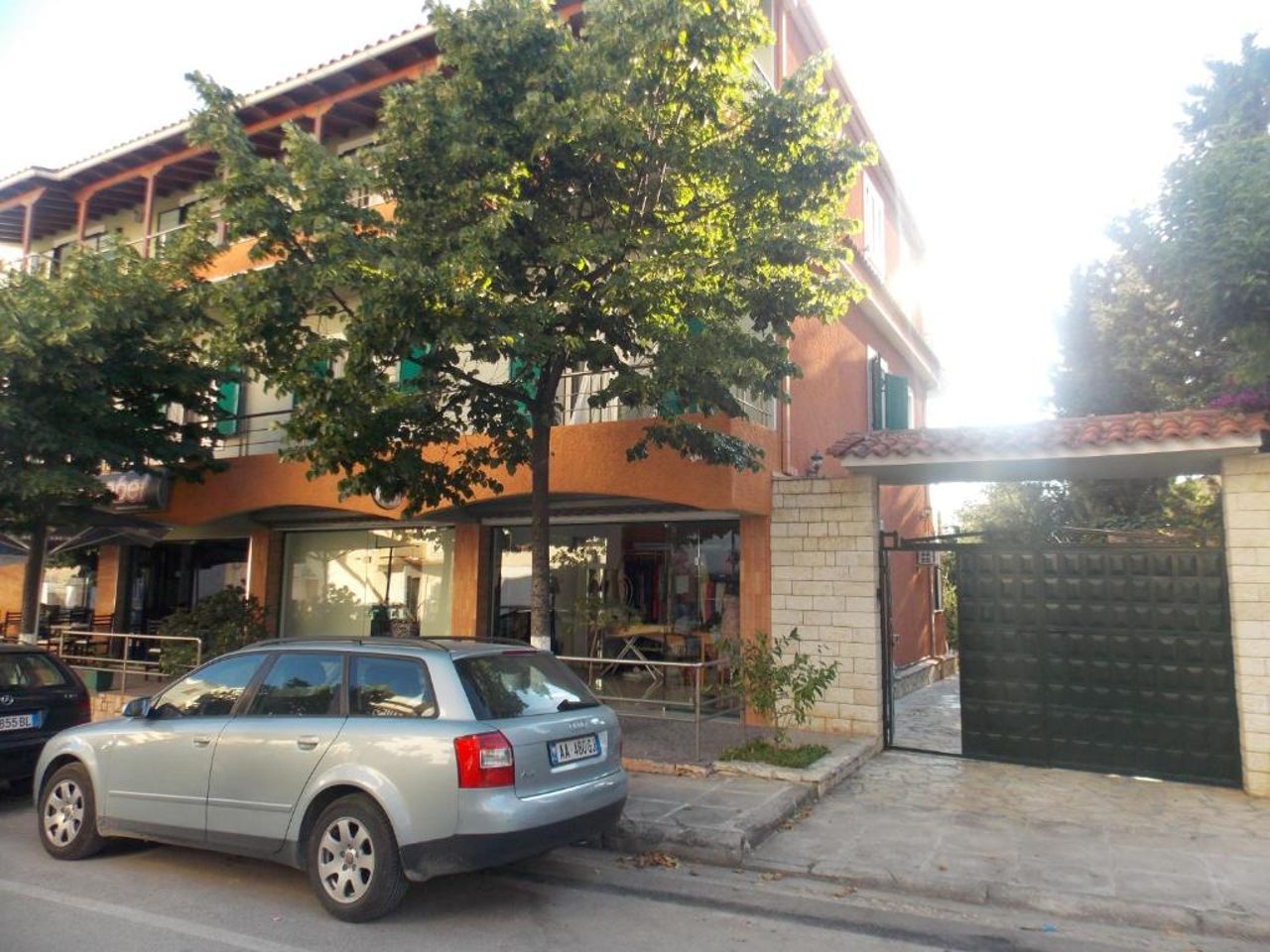 Elvin Apartments