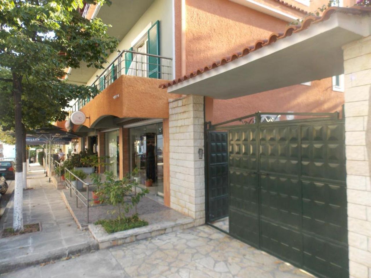 Elvin Apartments