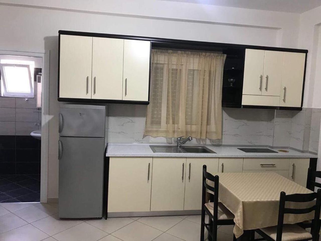 Xhonis Apartments