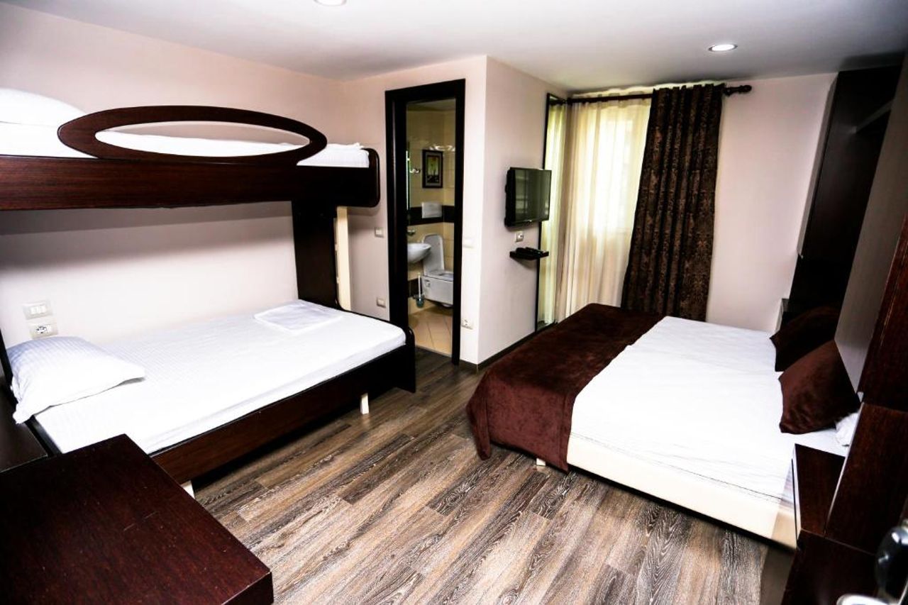 Hotel Town House