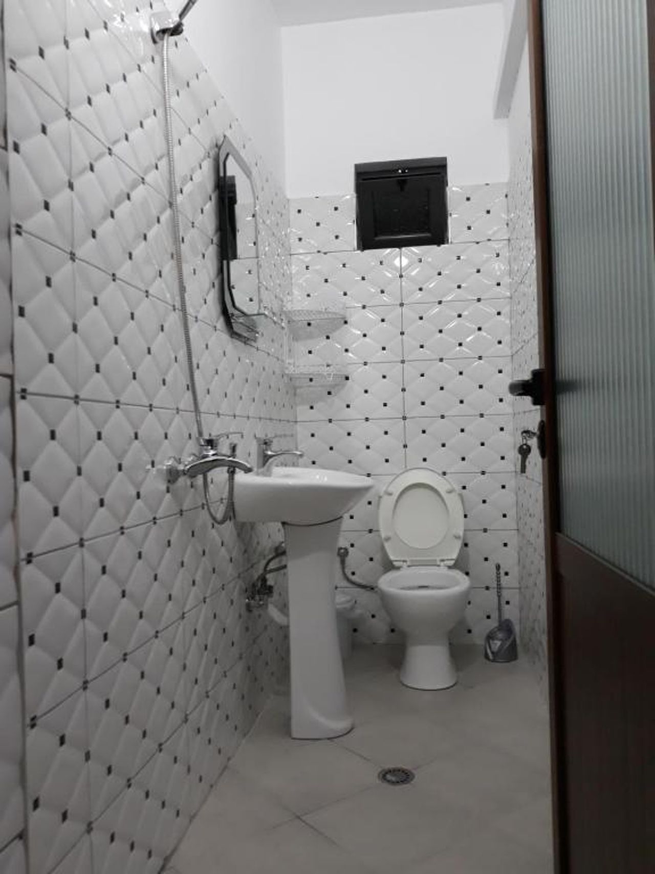 Guest House Xhuljon