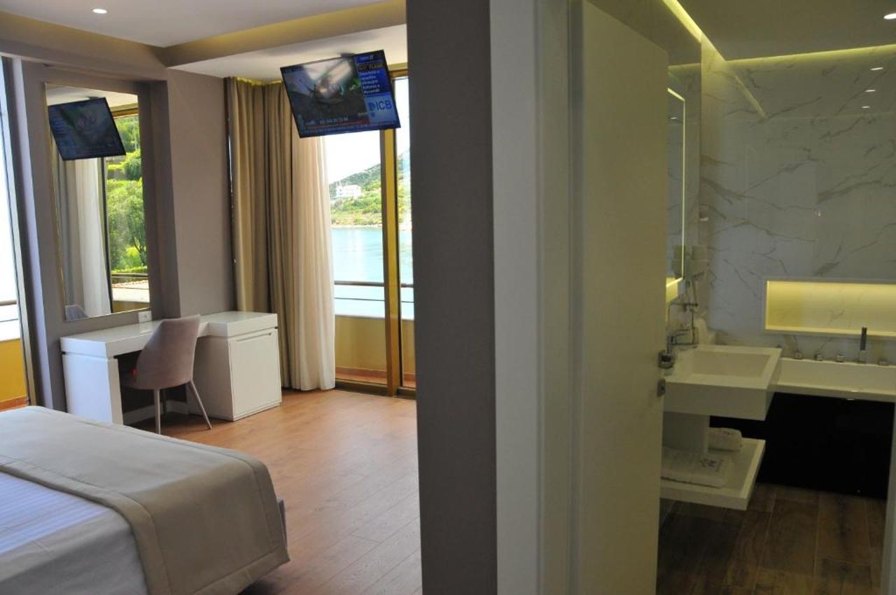 Paradise Beach Hotel