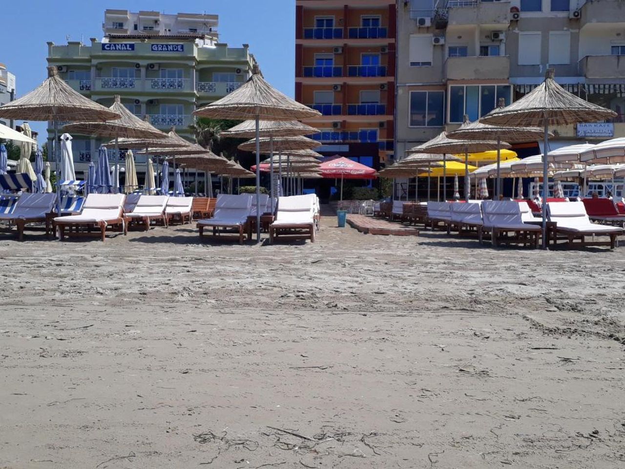 Hotel 3 Vellezerit