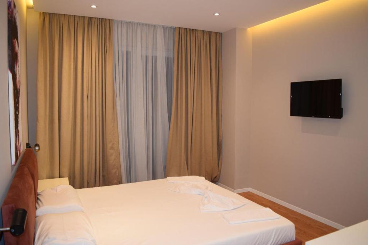 Star Hotel astir