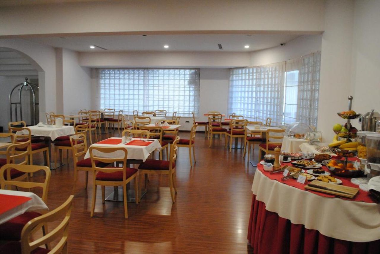 Sky 2 Hotel Tirana