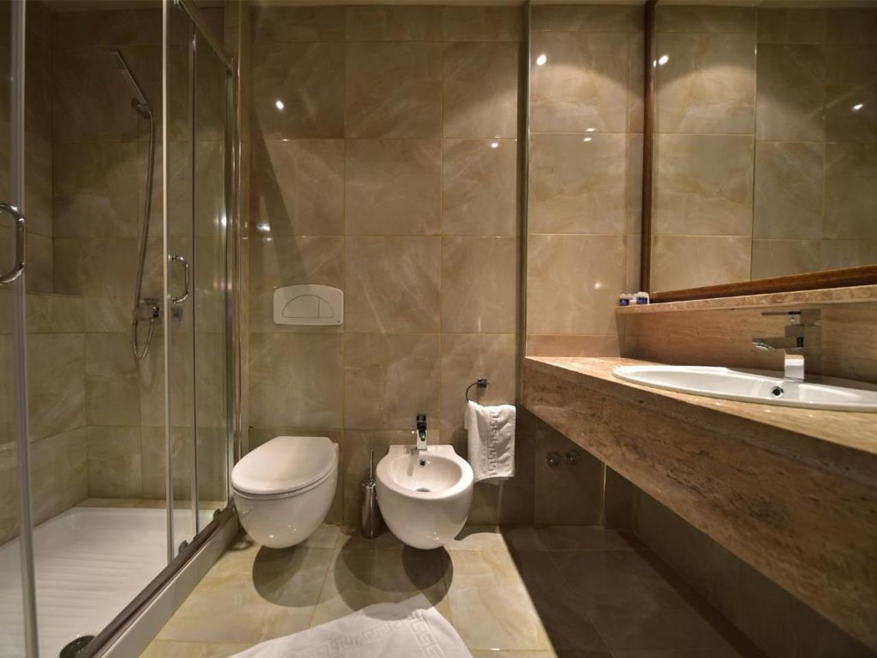Hotel Doro City