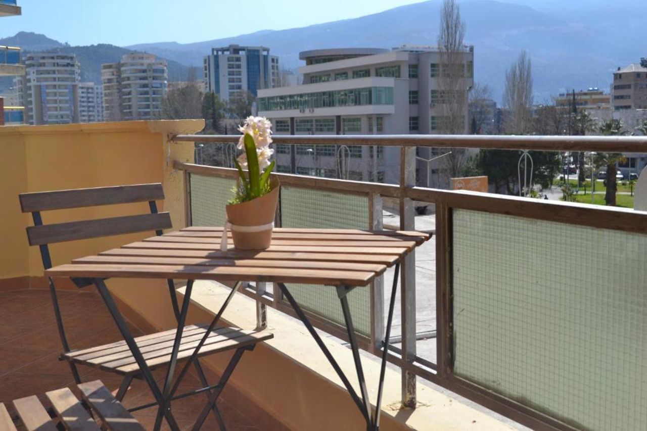 City & Harbour at the Door 2 Bedrooms Central Apartment