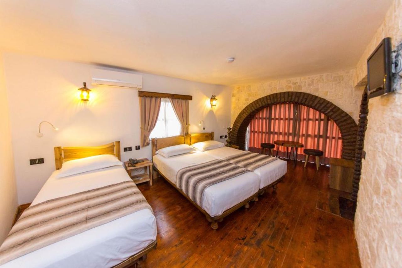 Heraklis Hotel