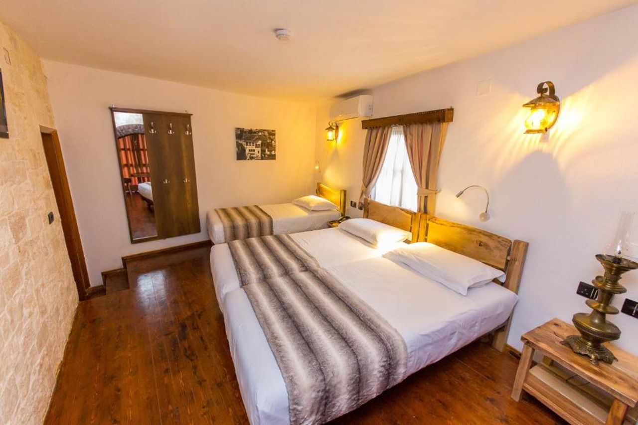 Heraklis Hotel