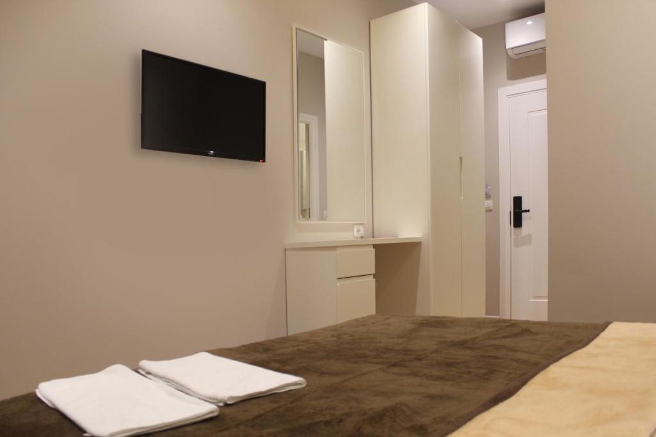 Star Hotel astir