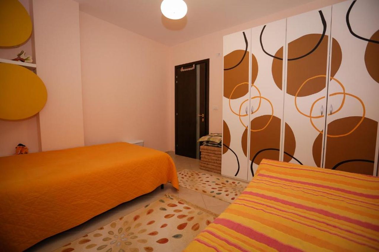 Pine-Tree Apt w/ Private Garden 50 m from the Sea