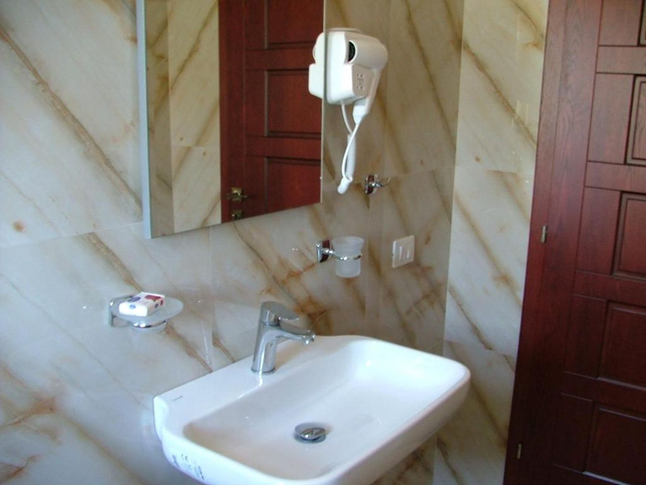 Hotel Dollari