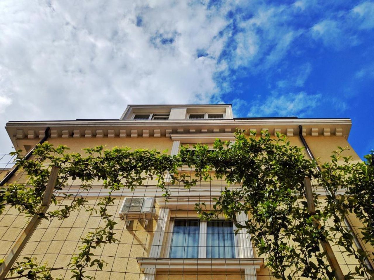 All Seasons Apartments