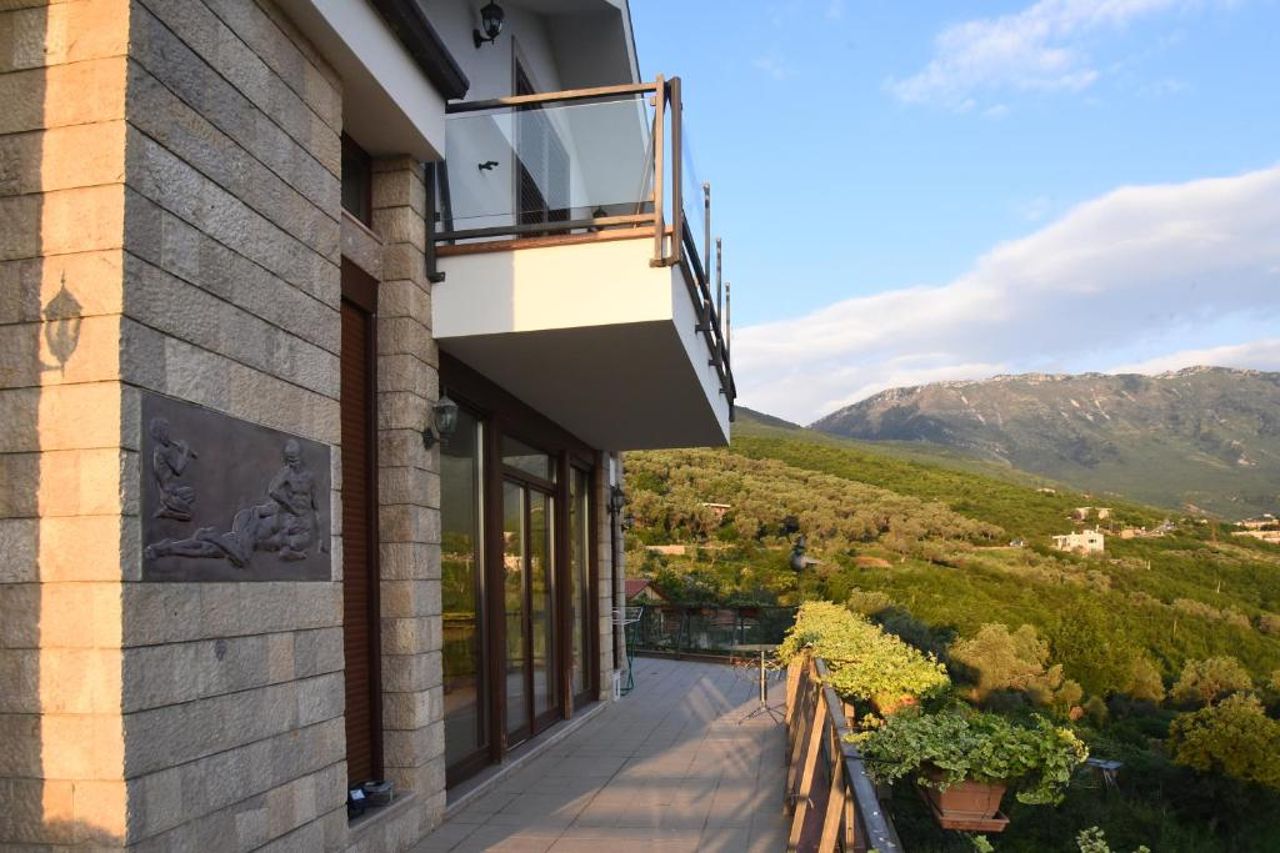IoniaHouse Surrel Villa