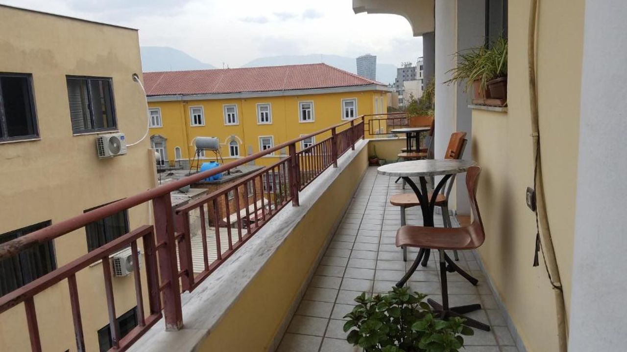 Central Apartments Shoshi