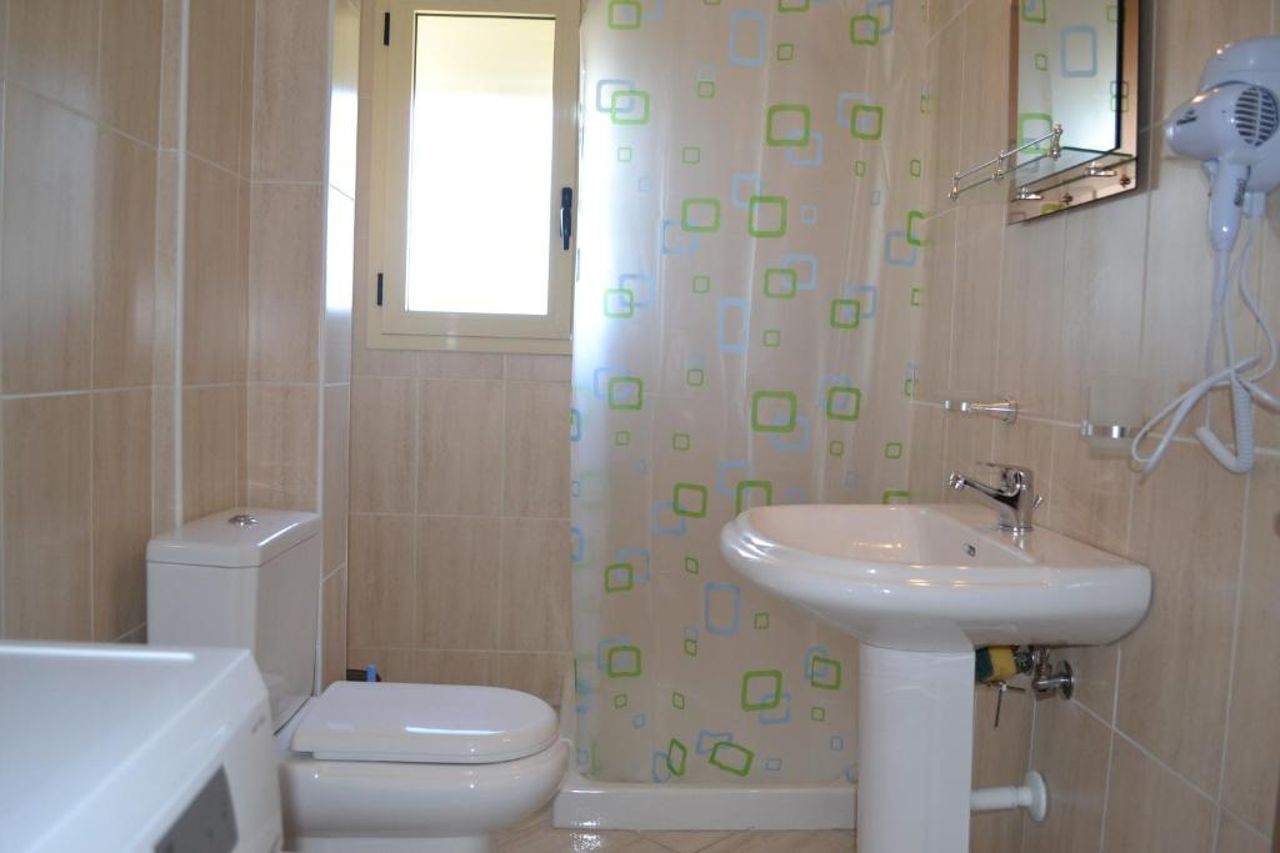 Vlorë Seaview Studio Apartment & Box Garage