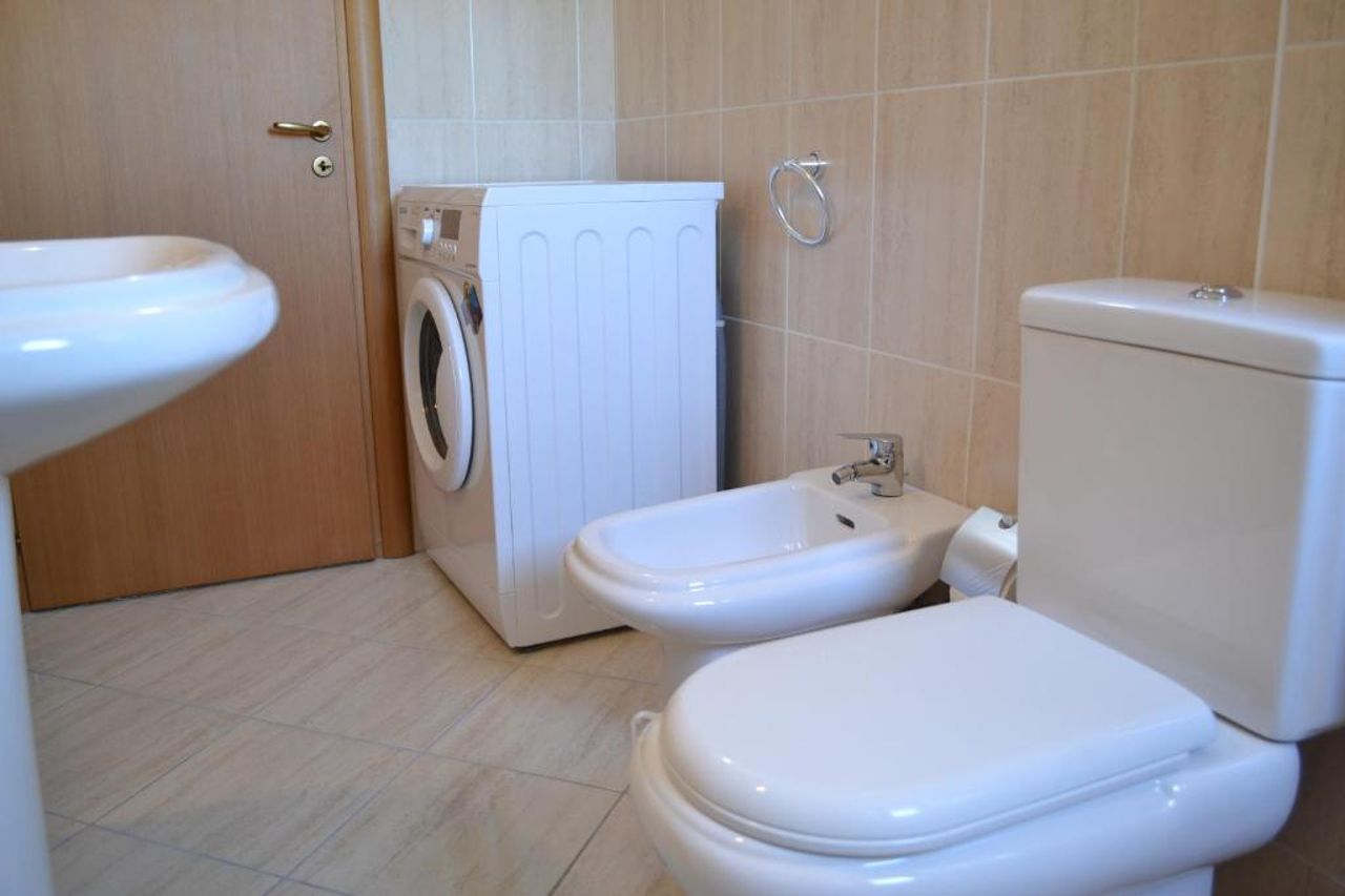 Vlorë Seaview Studio Apartment & Box Garage