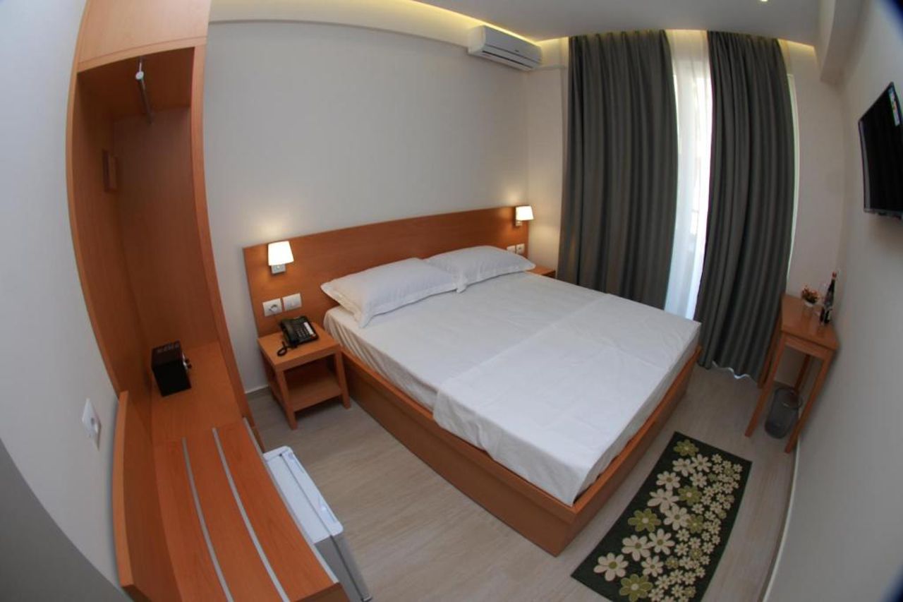 Hotel Ari 2