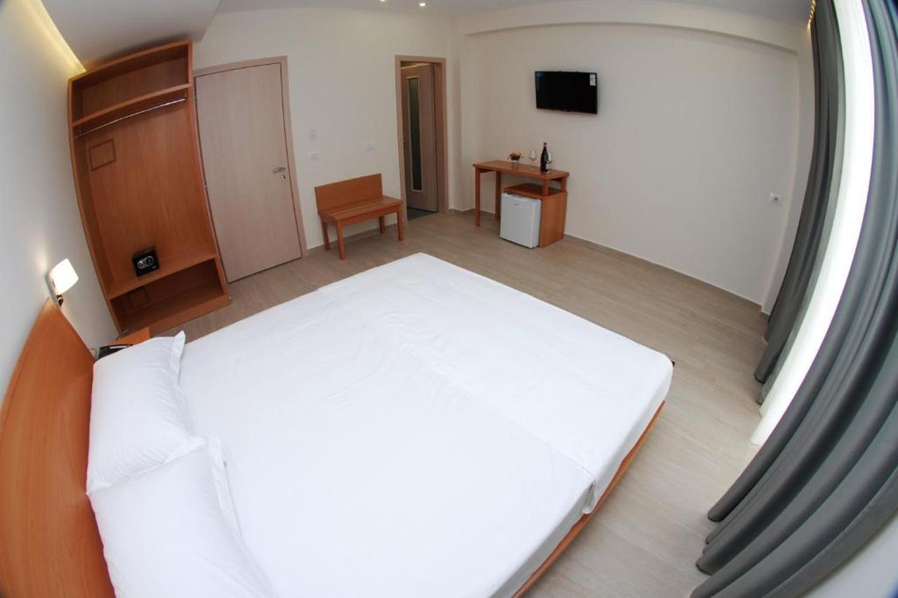 Hotel Ari 2