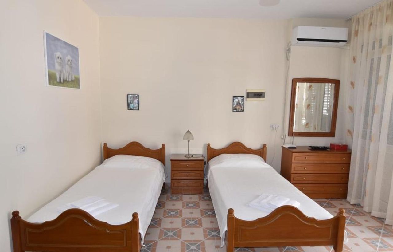 Valis Studio - 100m from the beach