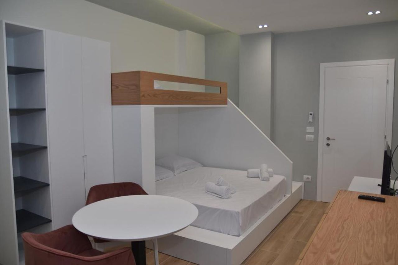 Airen Hotel Velipoje