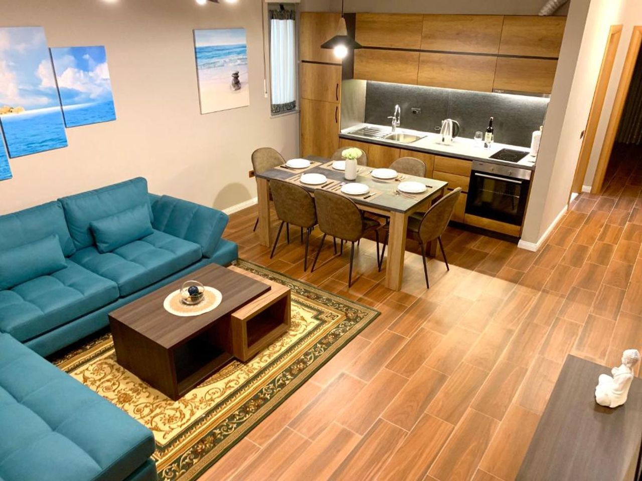 EKA Luxury Two-Bedroom Premium Apartment 2