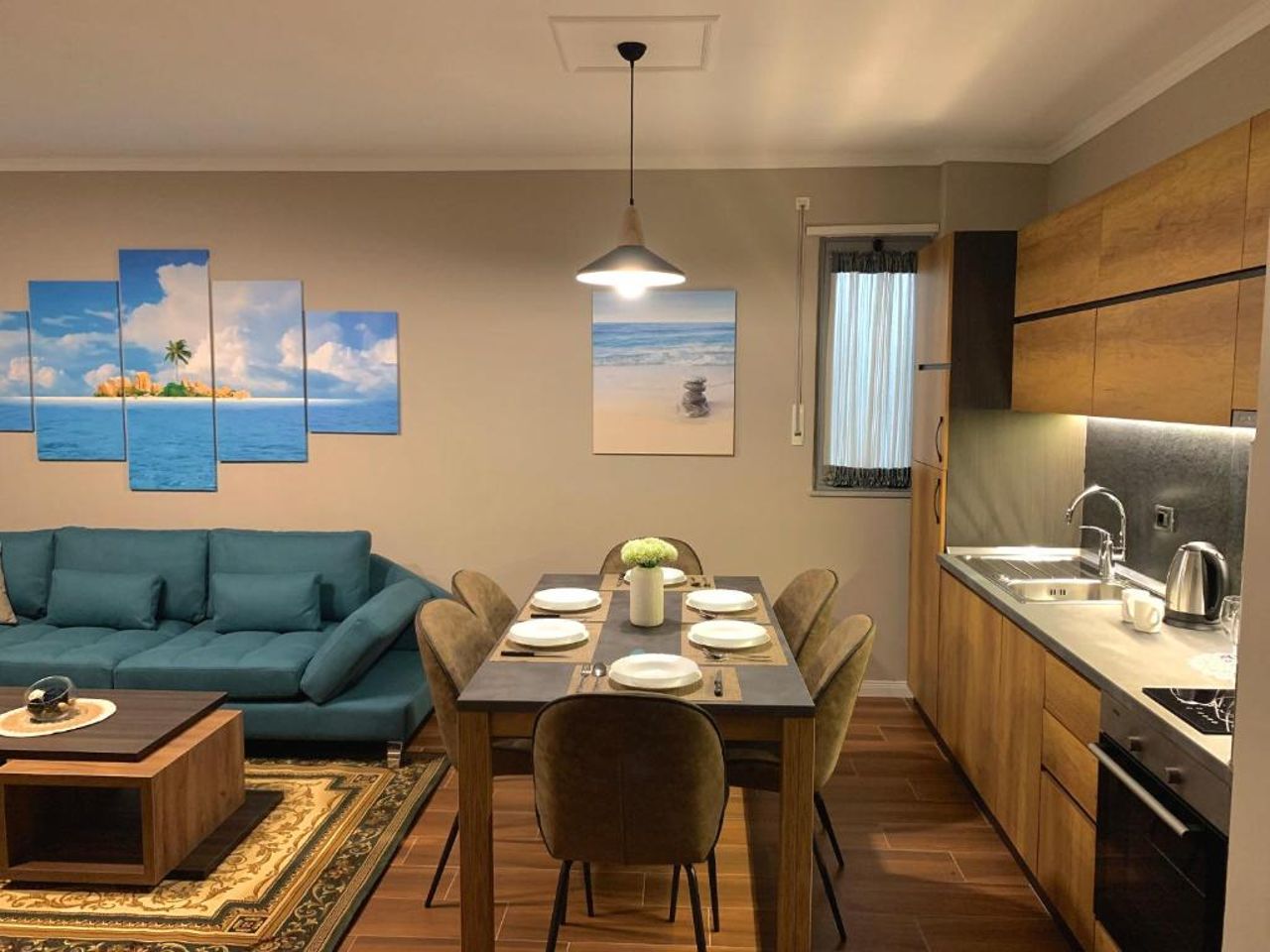 EKA Luxury Two-Bedroom Premium Apartment 2