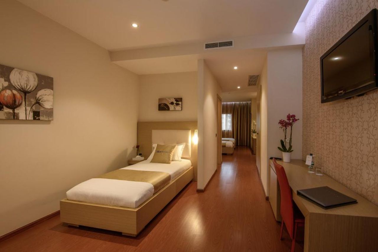 Sky 2 Hotel Tirana
