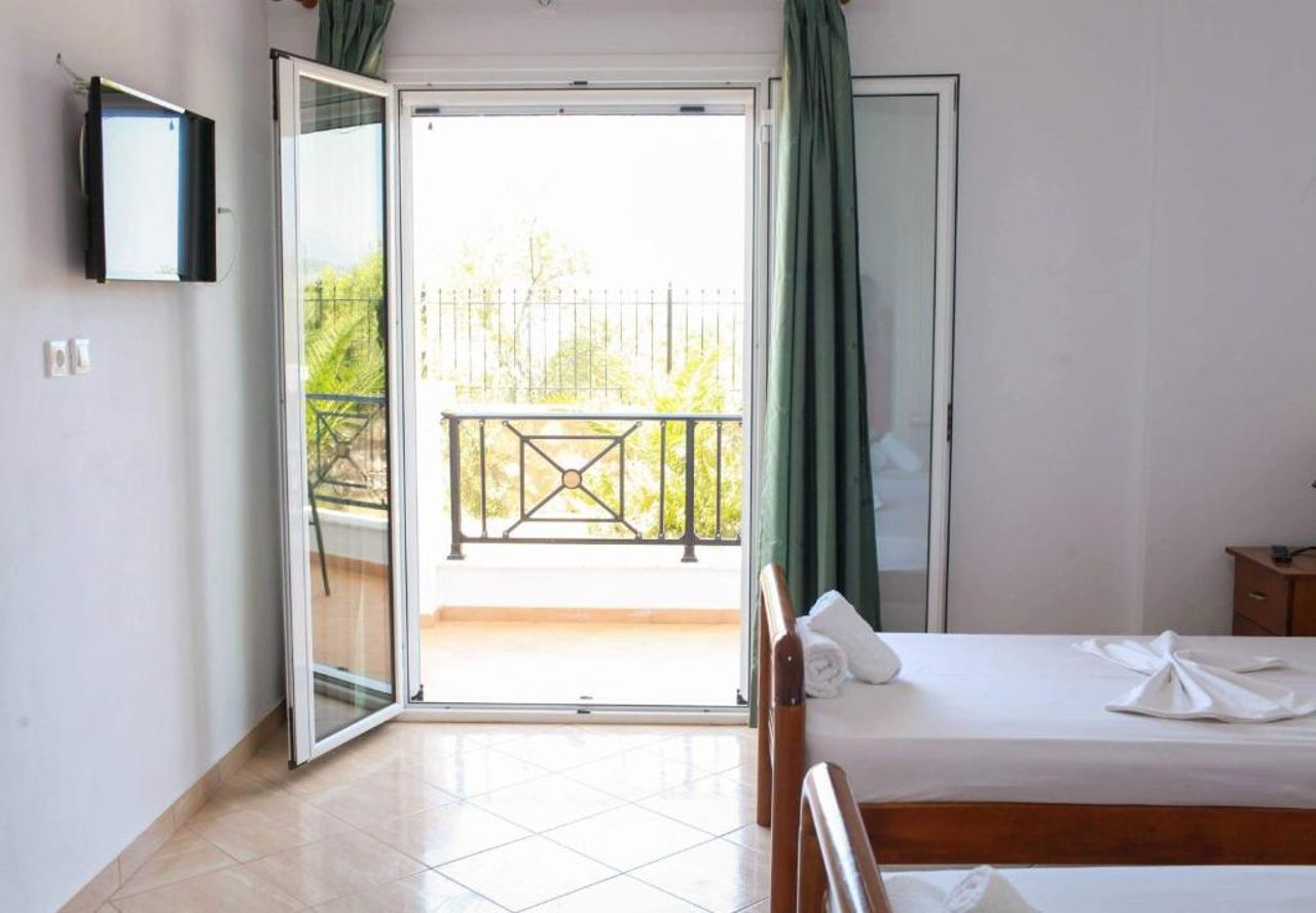 Mihalis Apartments