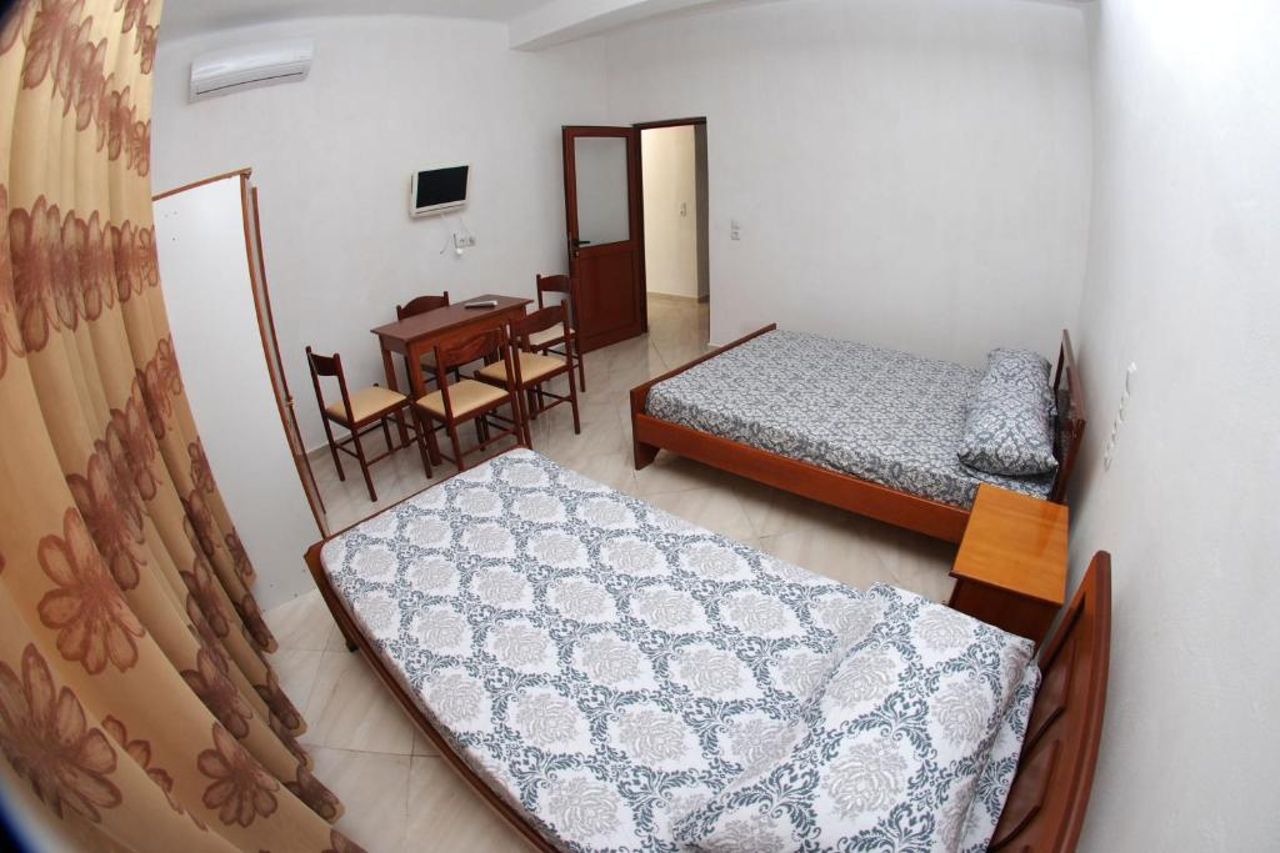 Isufi Guest Houses