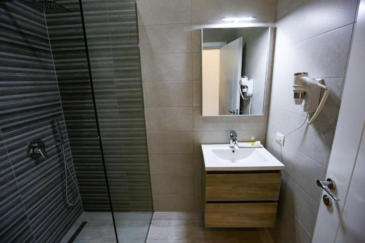 Home Hotel