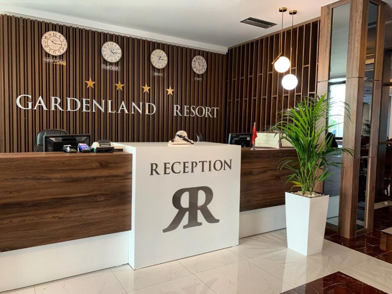 Gardenland Resort