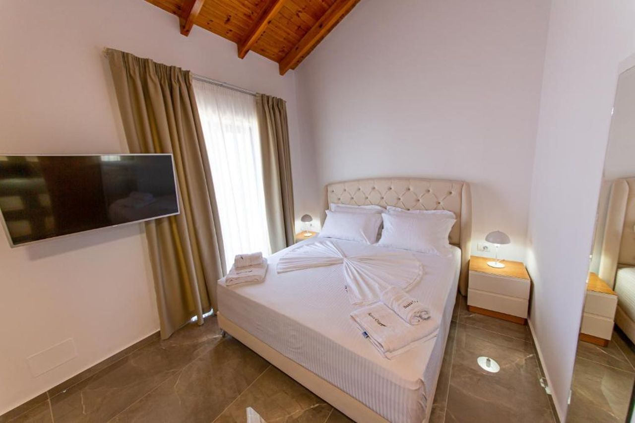 Santa Oliva Suites