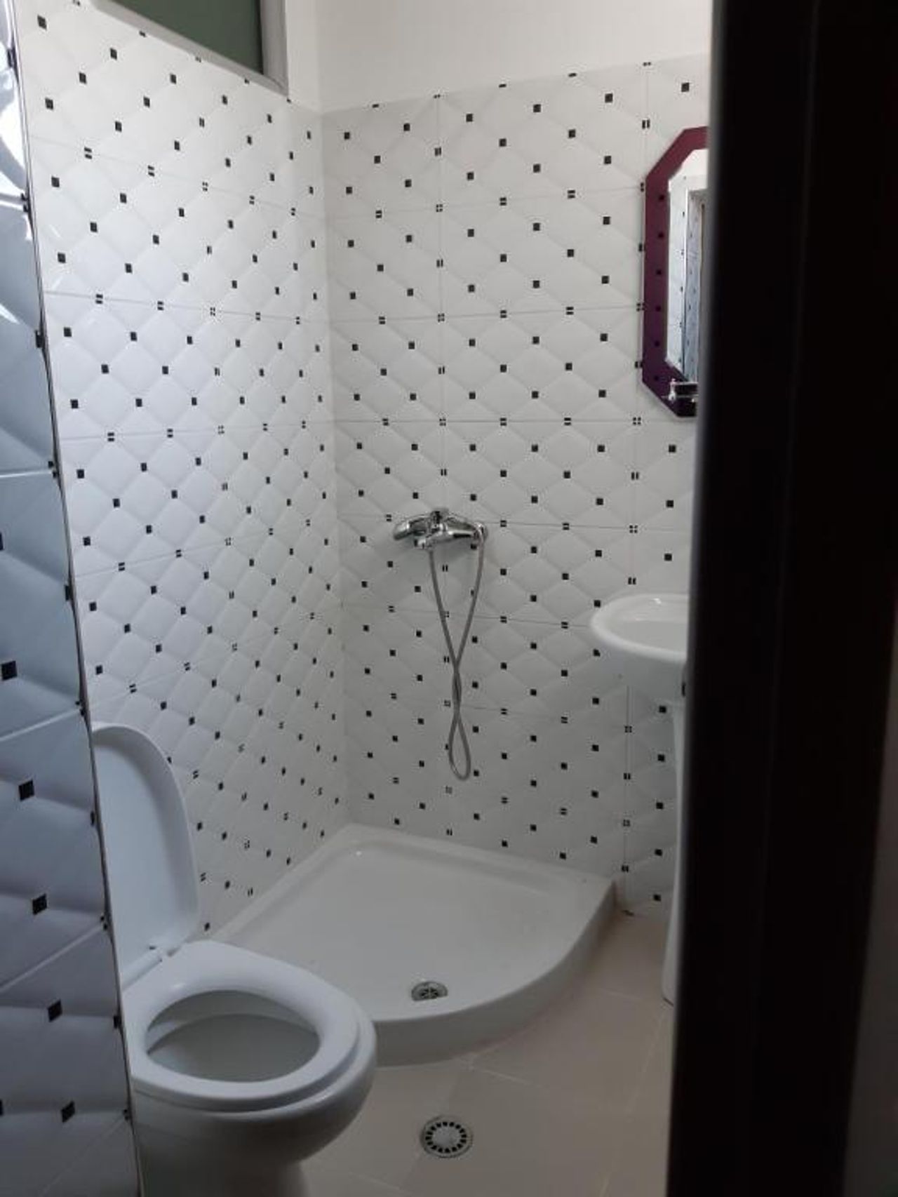 Guest House Xhuljon