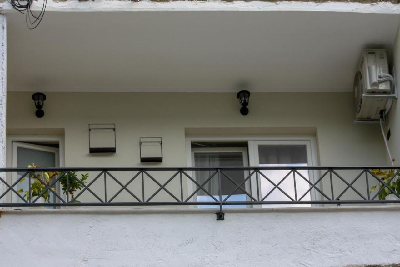 Roza's Studio Tirana Center