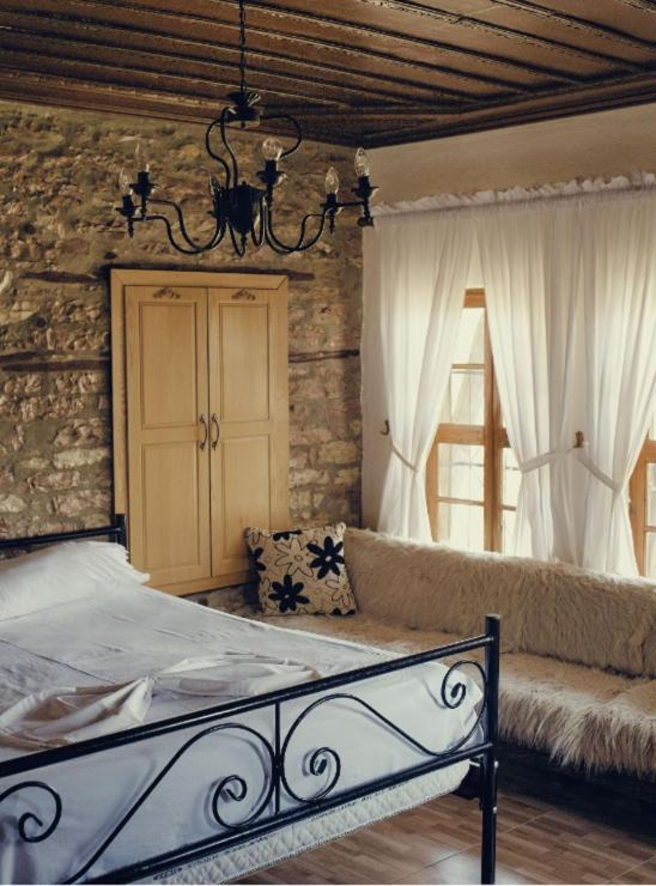 Stone rooms 1850