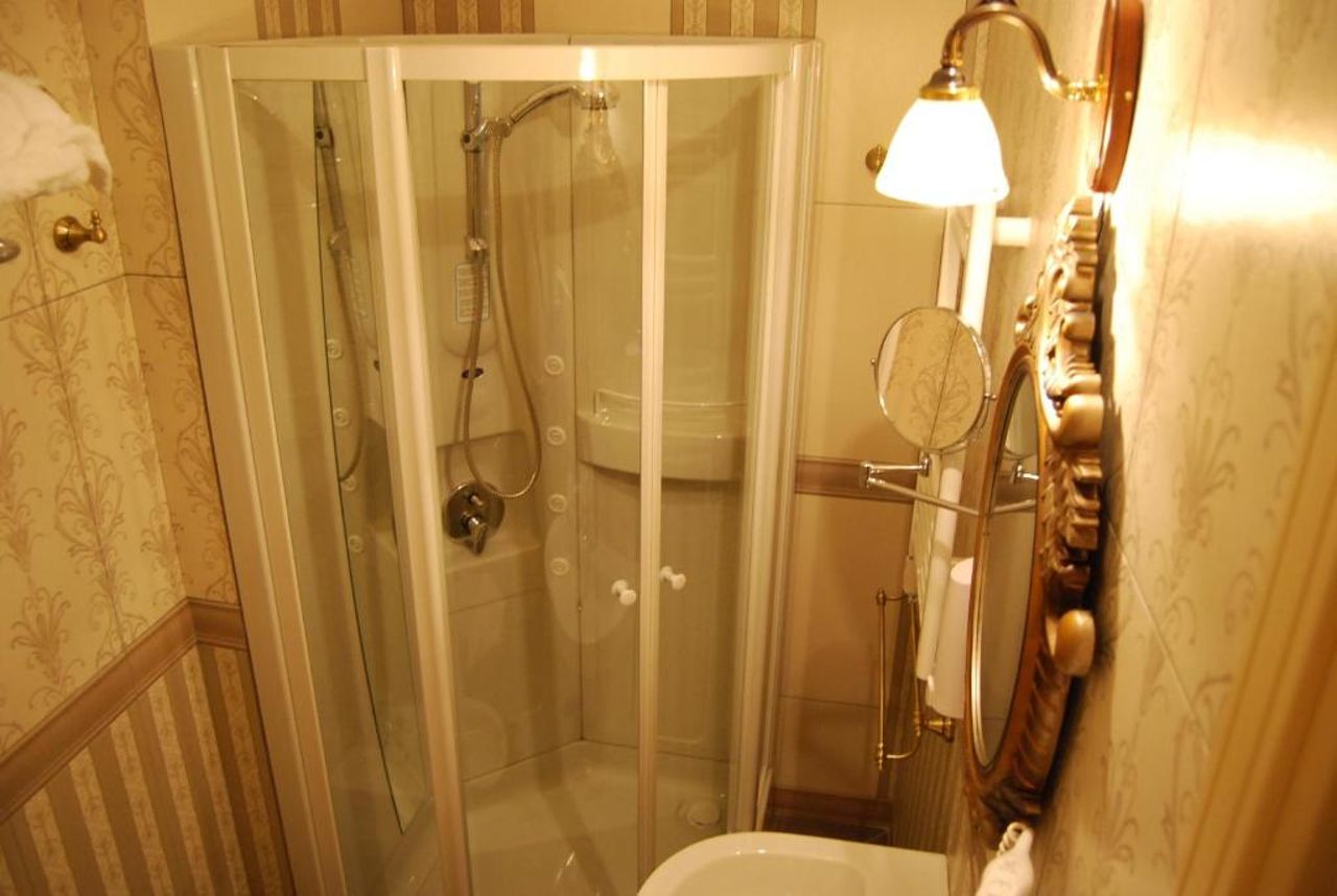 2 KITARRAT Boutique Hotel & SPA