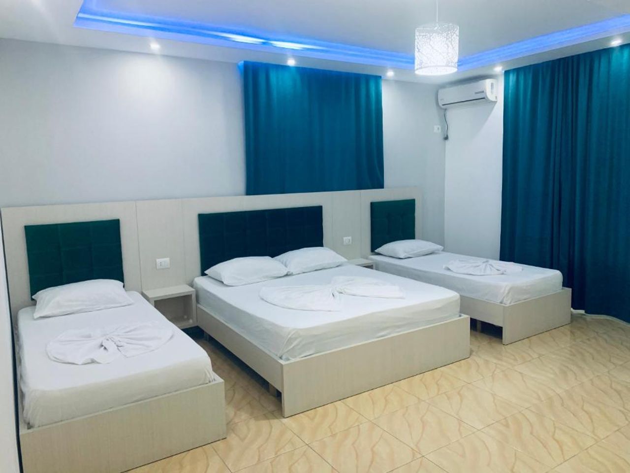 Hotel Lakaj